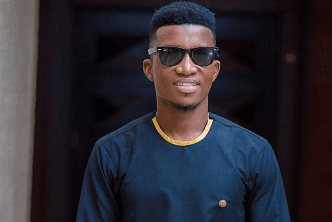 Portrait of Kofi Kinaata